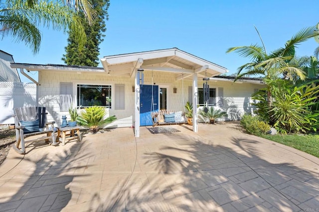 2042 Pheasant Run, Fallbrook, CA 92028 - view of front facade featuring a porch