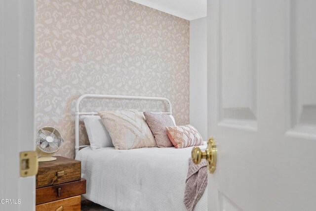 1015 Nolden St, Highland Park, CA 90042 - bedroom with wallpapered walls