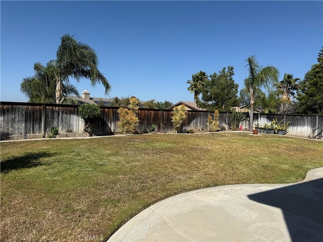 861 Moyano Cir, Corona, CA 92882 - view of yard featuring a patio area