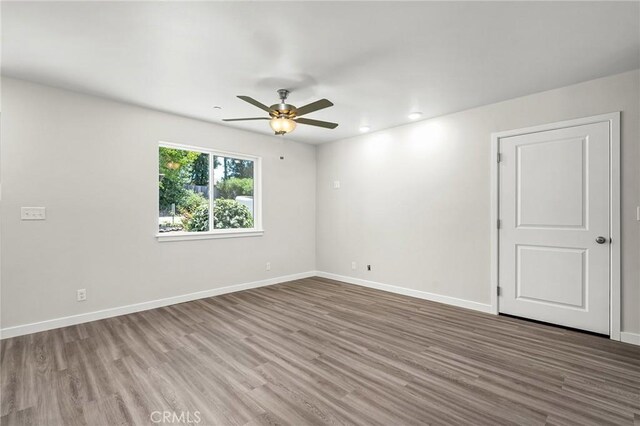 5821 Copeland Rd, Paradise, CA 95969 - unfurnished room featuring wood finished floors, a ceiling fan, baseboards, and recessed lighting
