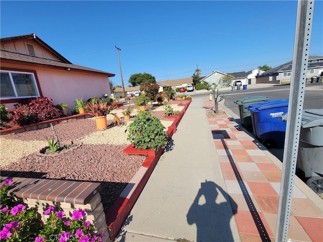 7571 San Rafael Dr E, Buena Park, CA 90620 - view of yard