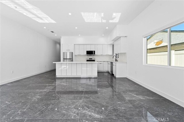 6827 Ranchito Ave, Van Nuys, CA 91405 - photo 9