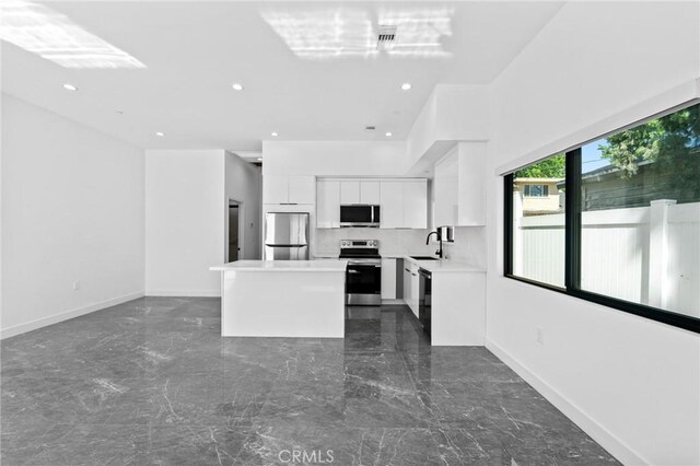 6827 Ranchito Ave, Van Nuys, CA 91405 - photo 25