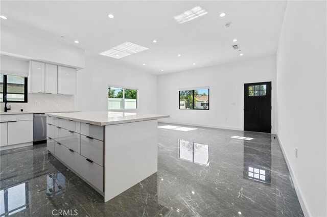 6827 Ranchito Ave, Van Nuys, CA 91405 - photo 11