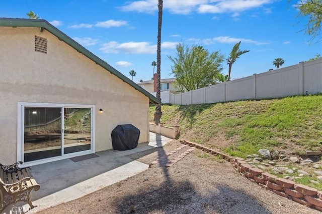 1326 Rosehill Dr, Riverside, CA 92507 - view of yard with a patio area
