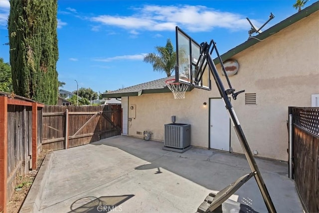1326 Rosehill Dr, Riverside, CA 92507 - view of patio with a gate