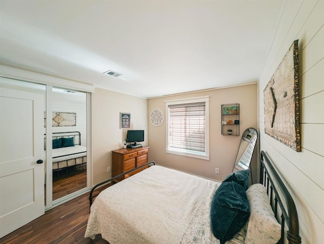 8635 La Butte Ln, Santee, CA 92071 - bedroom featuring dark wood-type flooring