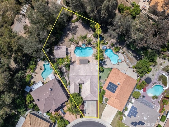 24563 Calle Perla, Murrieta, CA 92562 - aerial view of property's location with a pool and property parcel outlined