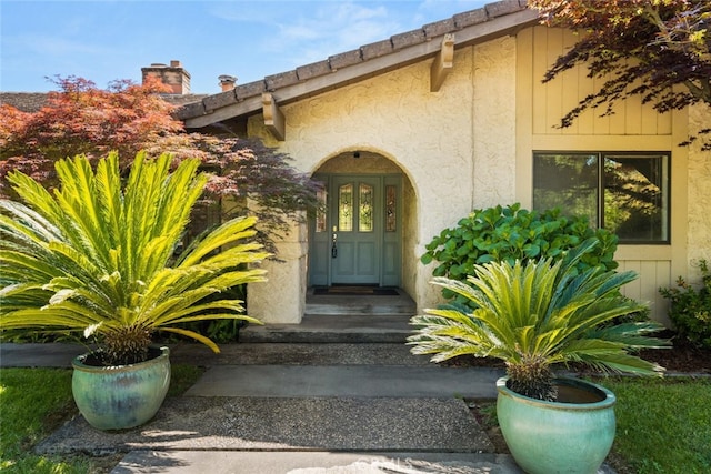 558 Paseo Companeros St, Chico, CA 95928 - doorway to property featuring stucco siding