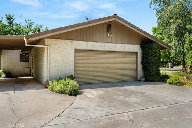 558 Paseo Companeros St, Chico, CA 95928 - garage featuring concrete driveway