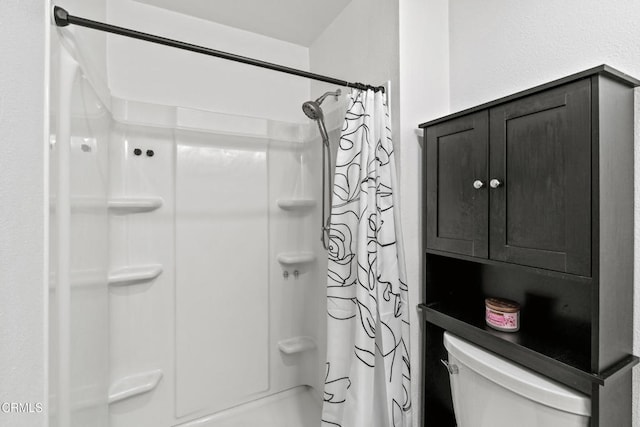 205 W Channel Islands Blvd, Port Hueneme, CA 93041 - full bath featuring toilet and a shower with curtain
