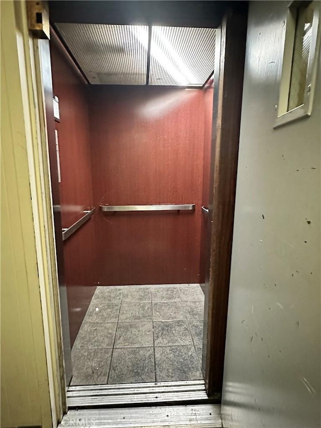 2 Panoramic Way Unit 302, Berkeley, CA 94704 - view of elevator