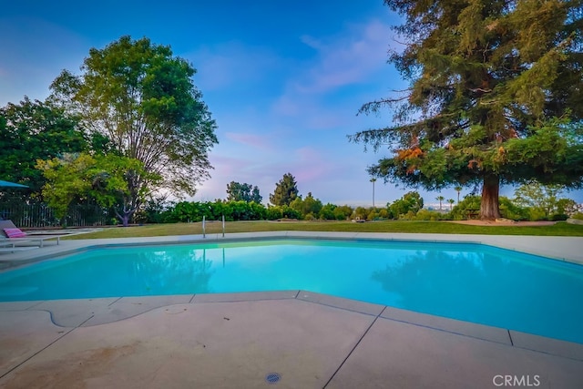 27649 Palos Verdes Dr E, Rancho Palos Verdes, CA 90275 - swimming pool with a patio
