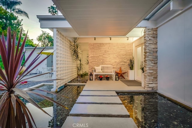 27649 Palos Verdes Dr E, Rancho Palos Verdes, CA 90275 - view of patio / terrace