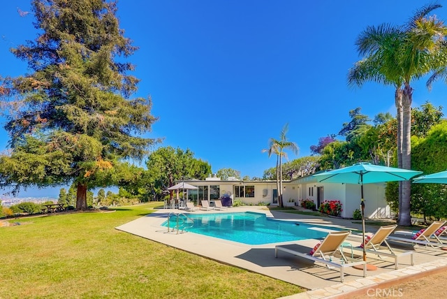 27649 Palos Verdes Dr E, Rancho Palos Verdes, CA 90275 - swimming pool with a patio area and a lawn