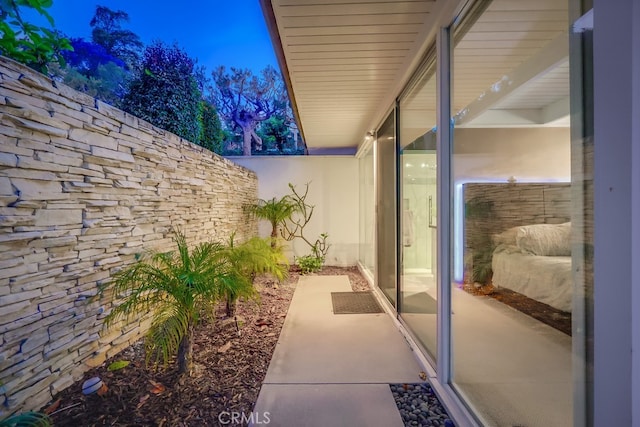 27649 Palos Verdes Dr E, Rancho Palos Verdes, CA 90275 - entrance to property with stucco siding