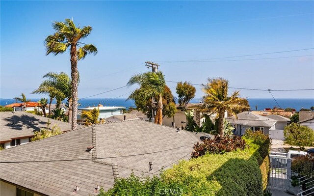 718 W 37th St Unit 4, San Pedro, CA 90731 - exterior view of a shingled roof