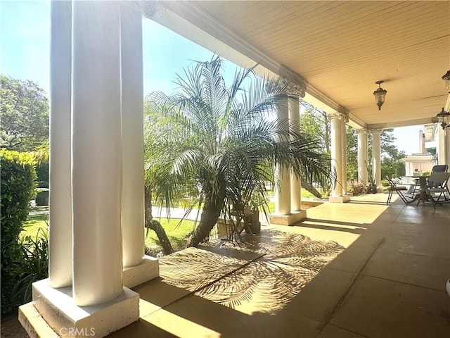 867 S Bronson Ave, Los Angeles, CA 90005 - view of covered porch