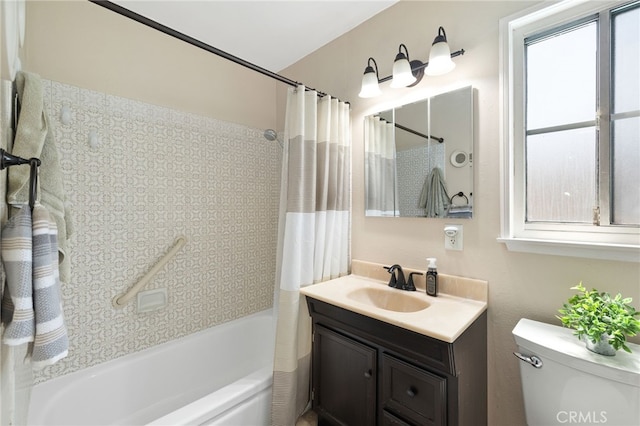 15113 Hayford St, La Mirada, CA 90638 - full bath with shower / tub combo with curtain, vanity, and toilet