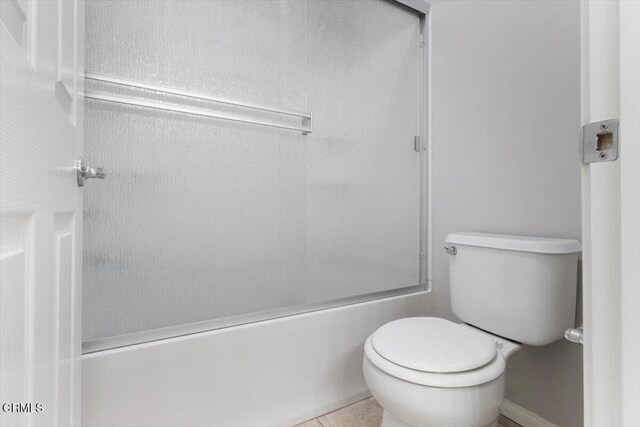 5611 Dorsey St, Ventura, CA 93003 - full bath with enclosed tub / shower combo and tile patterned floors