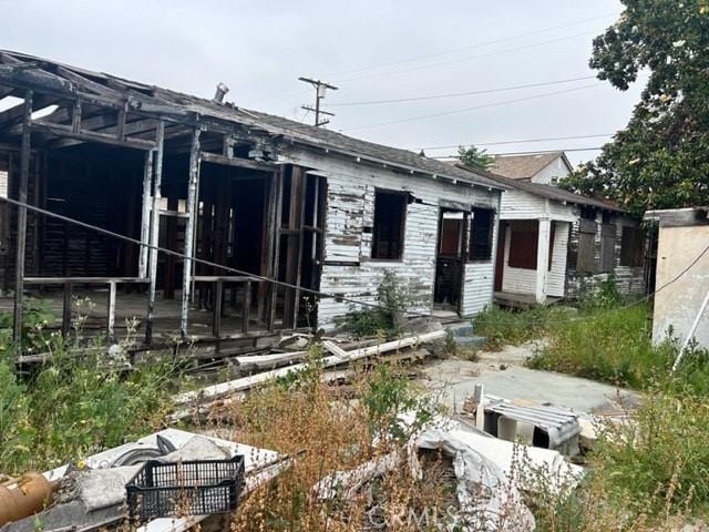 685 E 51st St, Los Angeles, CA 90011 - view of back of house