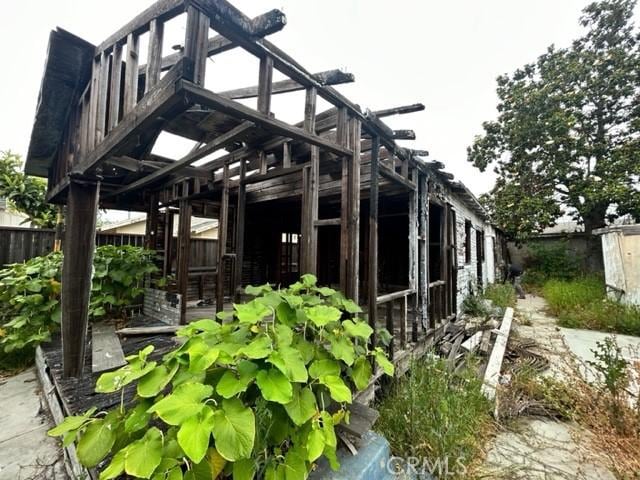 685 E 51st St, Los Angeles, CA 90011 - view of side of home