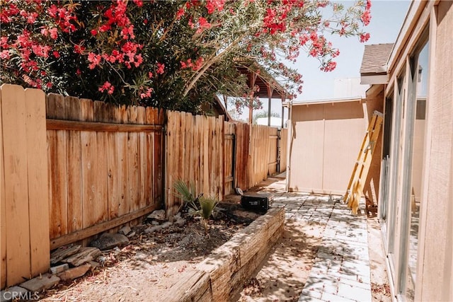 134 N American St, Ridgecrest, CA 93555 - view of yard