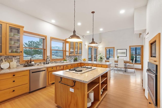 604 River Ranch Rd, Markleeville, CA 96120 - kitchen featuring stainless steel appliances, light wood-type flooring, tasteful backsplash, and recessed lighting