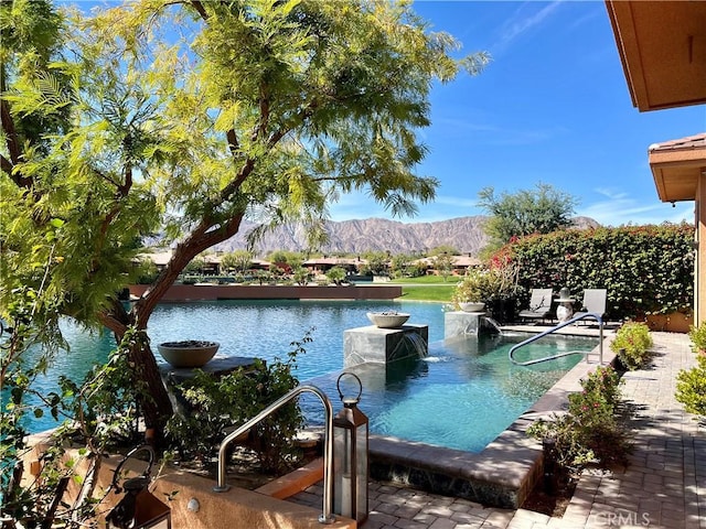 50135 Camino Privado Ln, Quinta, CA 92253 - swimming pool with a mountain view