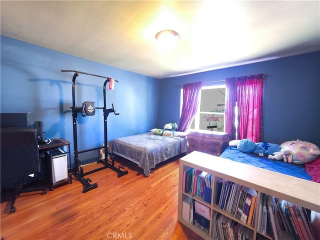 3817 Somerset Dr, Los Angeles, CA 90008 - bedroom featuring wood finished floors