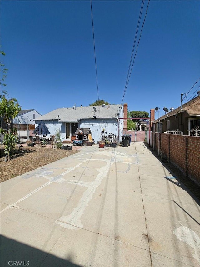 3817 Somerset Dr, Los Angeles, CA 90008 - view of concrete surface