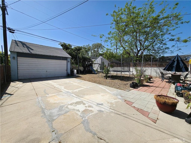 3817 Somerset Dr, Los Angeles, CA 90008 - detached garage with a trampoline