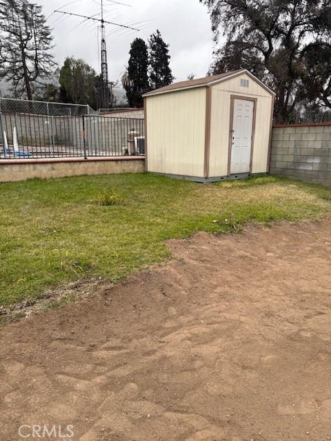 93 W Altadena Dr, Altadena, CA 91001
