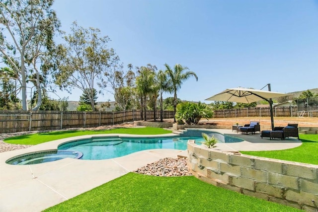 23912 Benito Way, Ramona, CA 92065 - view of swimming pool with a patio, a fenced backyard, and a pool with connected hot tub
