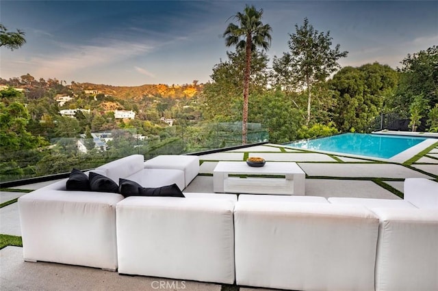 2608 Zorada Dr, Los Angeles, CA 90046 - view of swimming pool featuring an outdoor living space and an infinity pool