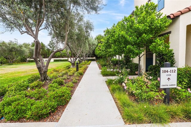 108 Coastal Gdn, Irvine, CA 92618 - view of home's community featuring a yard