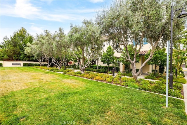 108 Coastal Gdn, Irvine, CA 92618 - view of property's community featuring a yard