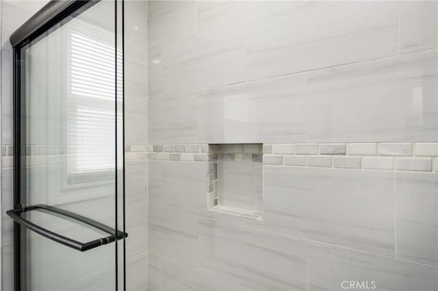 5893 E Adderley Dr, Long Beach, CA 90808 - bathroom featuring a tile shower