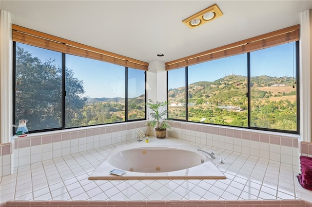 1357 Sunny Heights Rd, Fallbrook, CA 92028 - full bath featuring a tub with jets and a mountain view