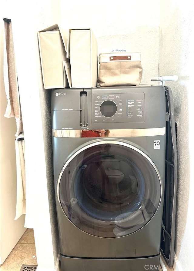 140 W Pioneer Ave Unit 52, Redlands, CA 92374 - washroom with washer / clothes dryer