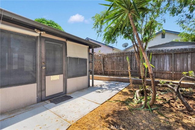9820 Mandalay Ct, Riverside, CA 92503 - view of yard with a patio