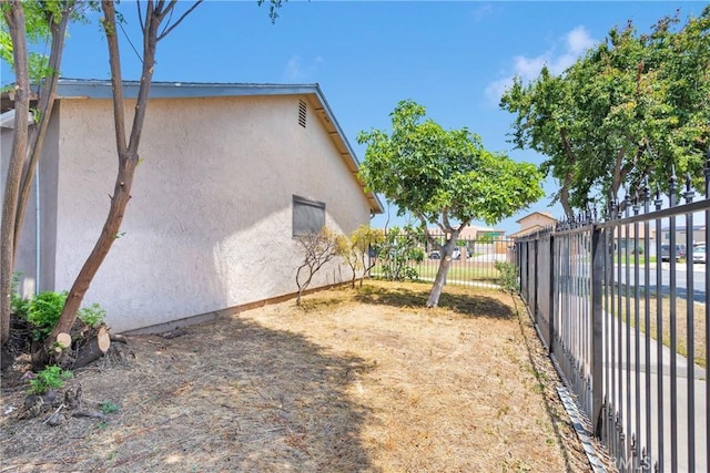 9820 Mandalay Ct, Riverside, CA 92503 - view of yard