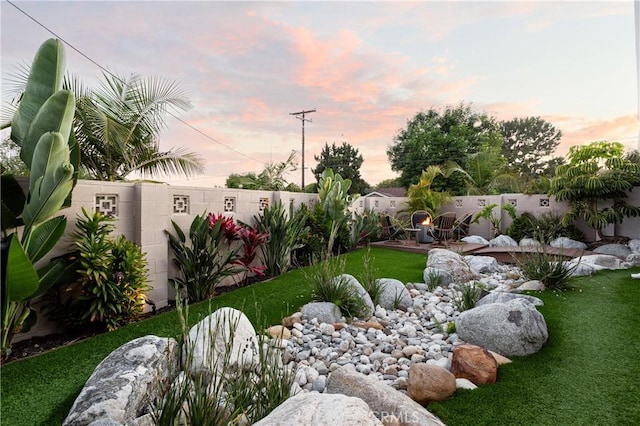 33252 Big Sur St, Dana Point, CA 92629 - yard at dusk with a fenced backyard
