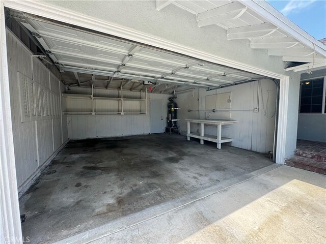 23308 Friar St, Woodland Hills, CA 91367 - view of garage