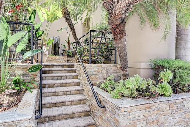 417 23rd St, Manhattan Beach, CA 90266 - view of stairs