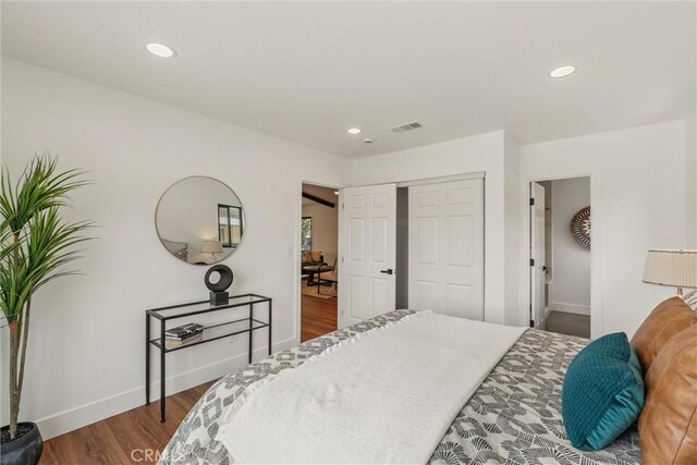 1792 Crestmont Pl, Costa Mesa, CA 92627 - bedroom with wood finished floors, baseboards, a closet, and recessed lighting