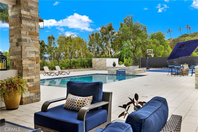 30927 Steeplechase Dr, San Juan Capistrano, CA 92675 - view of swimming pool featuring a patio area and an in-ground hot tub