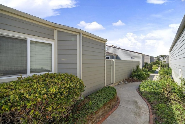 1744 Tattenham Rd, Encinitas, CA 92024 - view of side of property