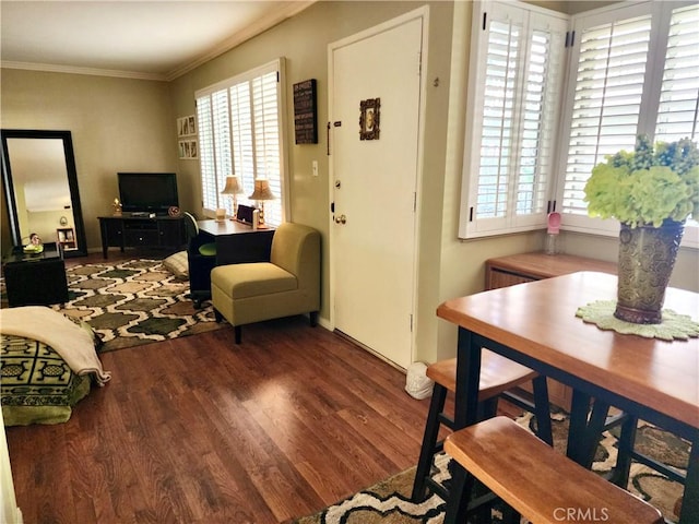 2772 E 2nd St Unit E2, Long Beach, CA 90803 - living area with plenty of natural light, wood finished floors, and ornamental molding