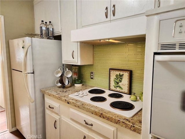 2772 E 2nd St Unit E2, Long Beach, CA 90803 - kitchen with white appliances, decorative backsplash, and under cabinet range hood